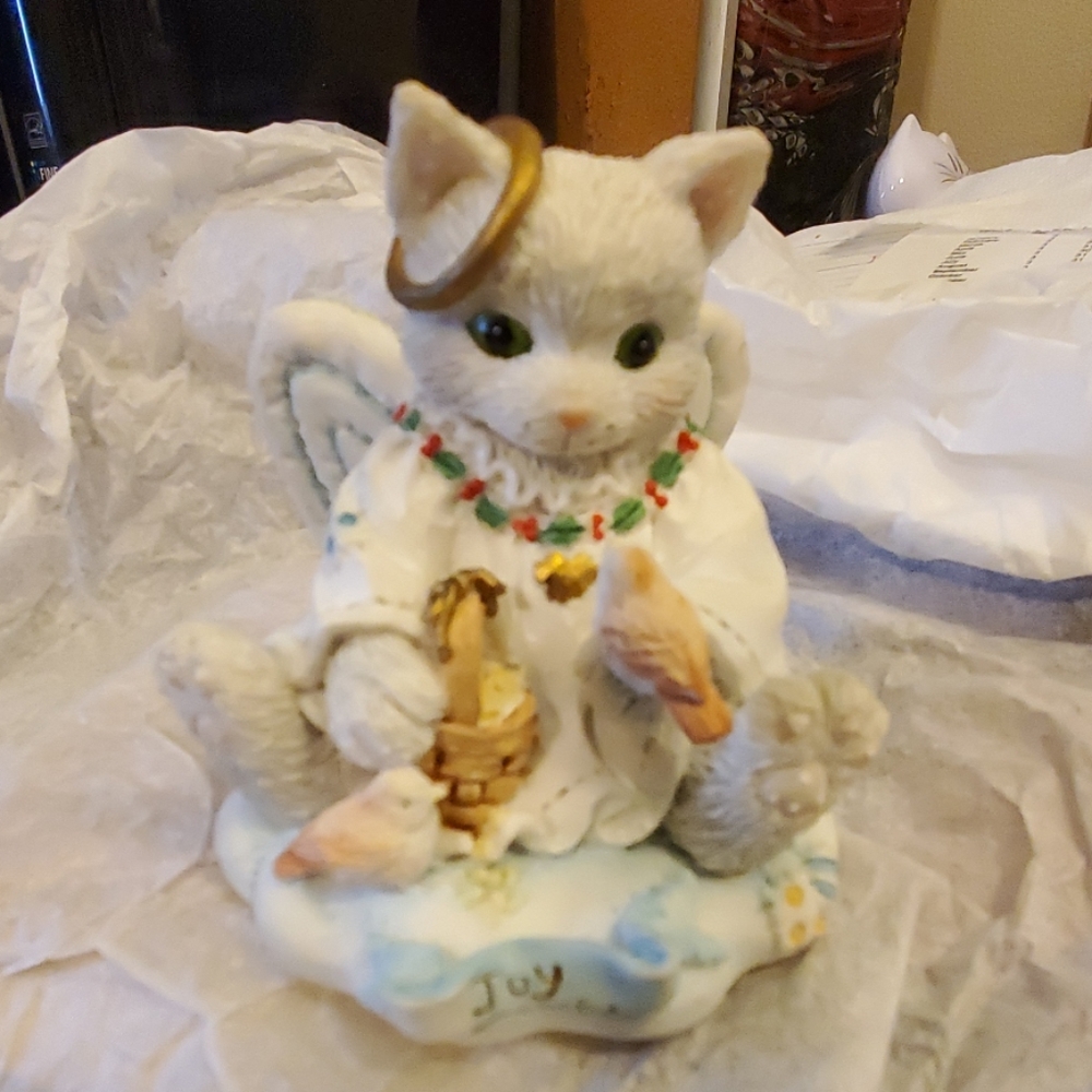 Calico kittens Joy to the World figurine